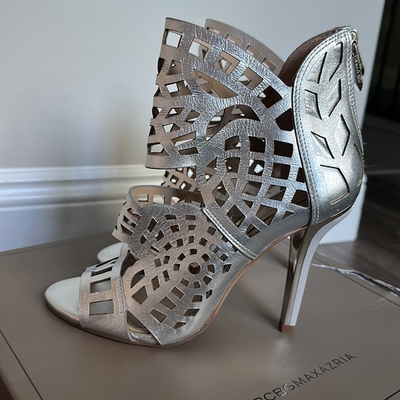 BCBG Maven High-Heel Laser-Cut,  SIZE 7, “NEW” - Picture 3 of 7
